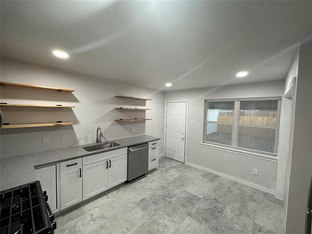 Building Photo - 2322 Meadow Ln