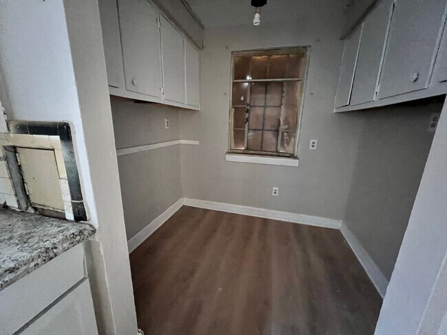 Building Photo - 3 Bedroom 1 Bath Home in Detroit