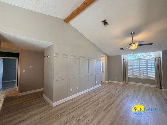 Building Photo - Charming Custom Details & Cul-de-Sac Living in Mary Esther!