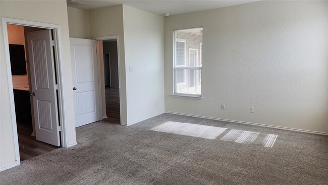 Building Photo - 6229 Mantalcino Dr