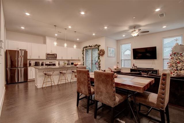 Building Photo - 1054 Maverick Dr