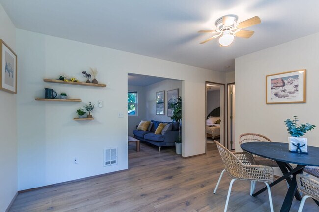 Building Photo - 226 Paradise Dr