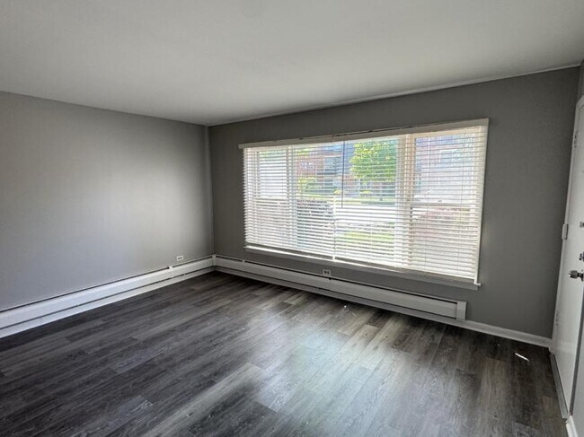 Building Photo - 1 bedroom in OAK LAWN IL 60453