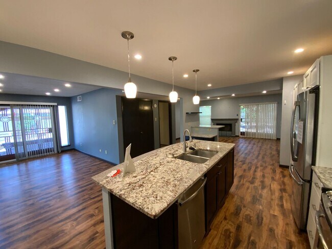 Building Photo - 3 Bedroom Single Story Home Available Near...