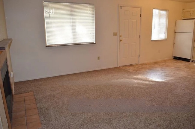 Building Photo - 2-bedroom apartment home on cul de sac! MO...