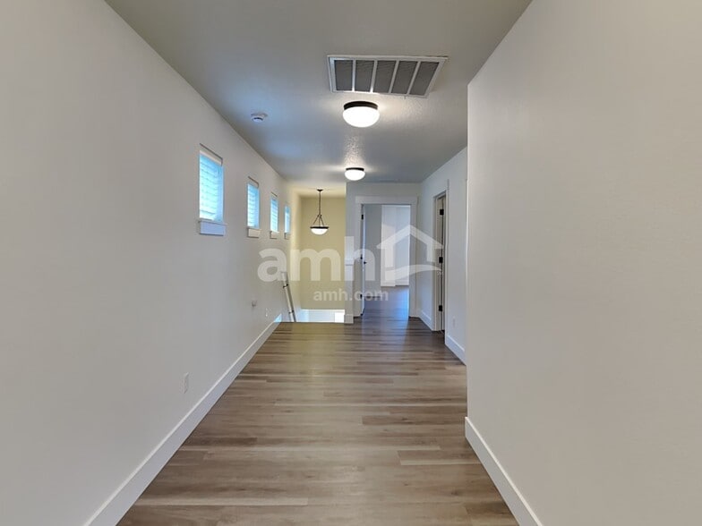 Building Photo - 7029 S 11th St