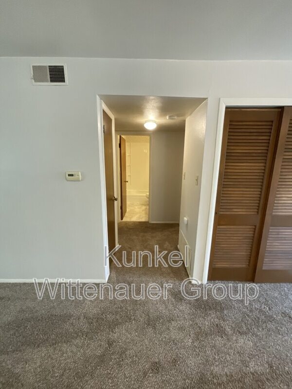 Building Photo - 900-208 8th Street