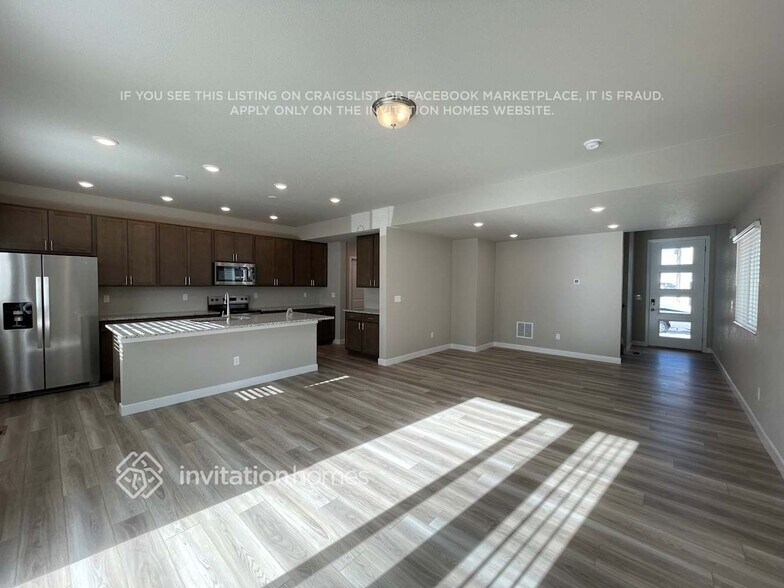 Building Photo - 13583 Arriba Dr