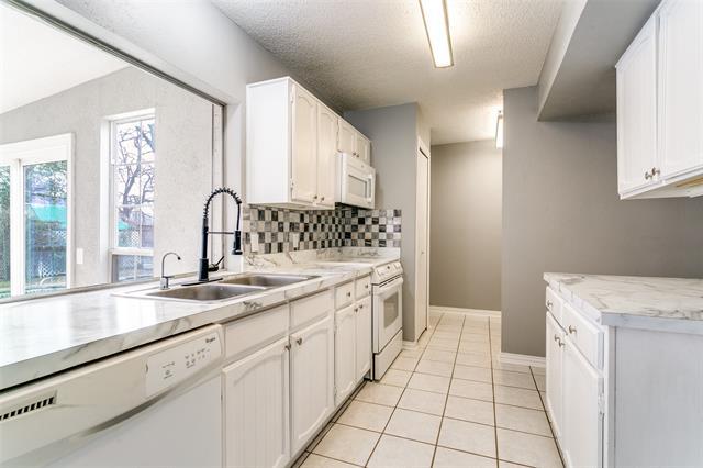 Building Photo - 5400 Dunson Dr