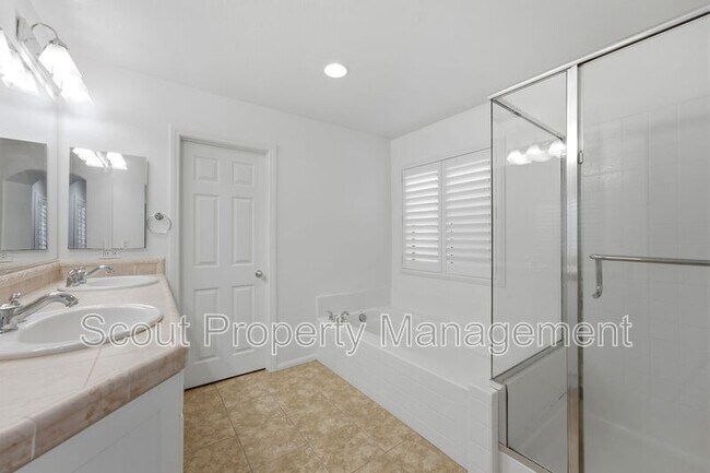 Building Photo - 40026 Somerville Ln