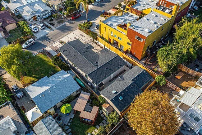 Building Photo - 264 Barbara Ave