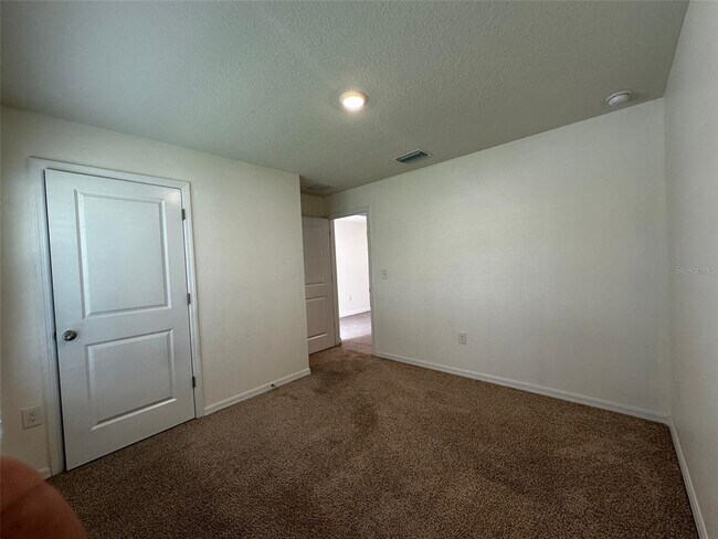 Building Photo - 668 SE 65th Ave
