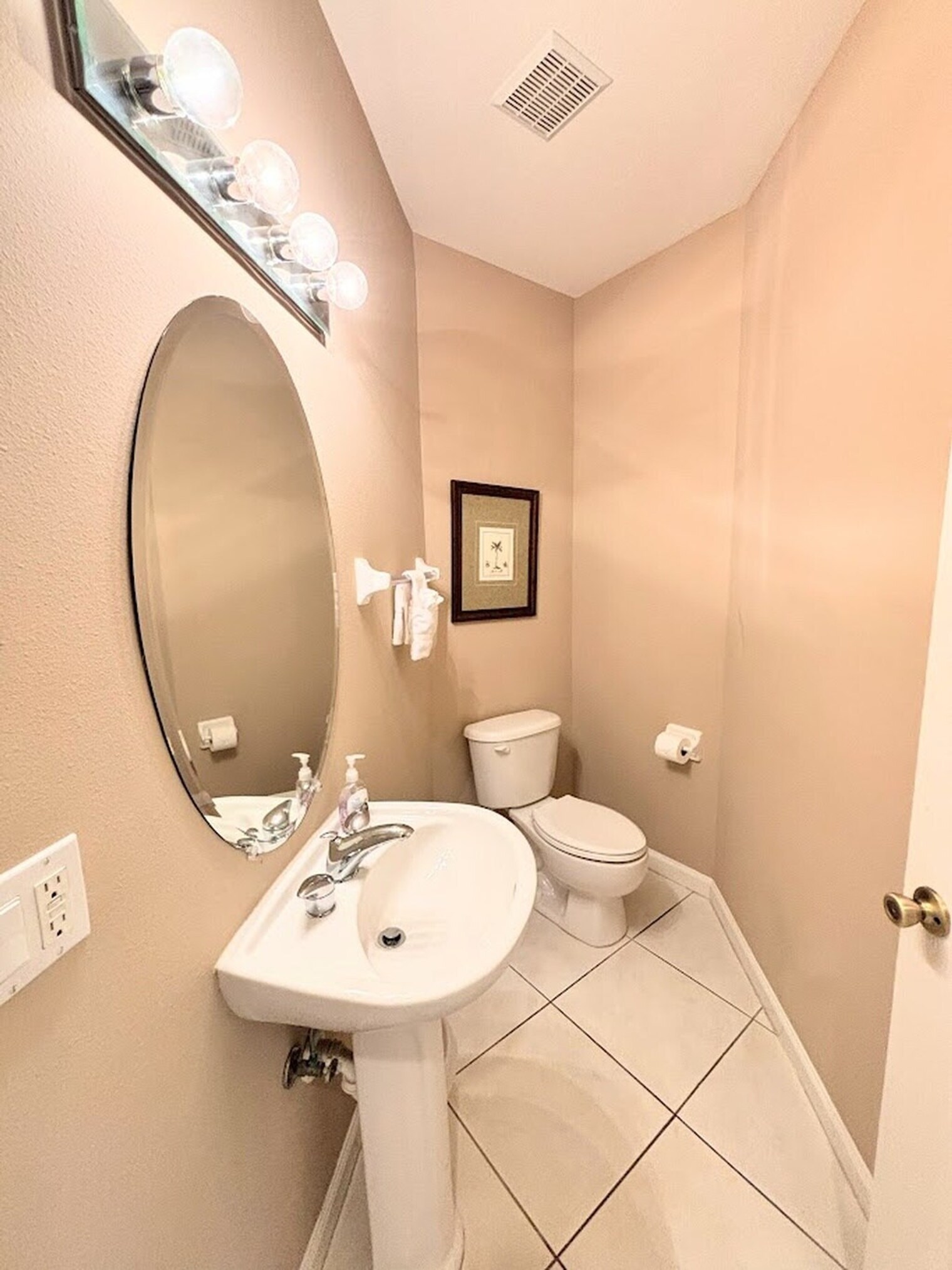 Building Photo - 8231 Mulligan Cir