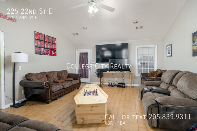 Building Photo - 225 22nd E St