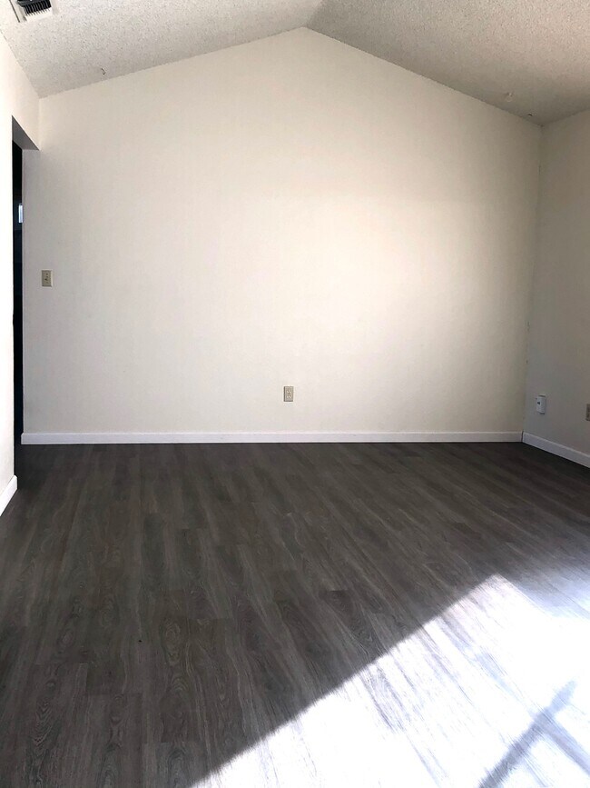 Building Photo - 3085 Radford Way