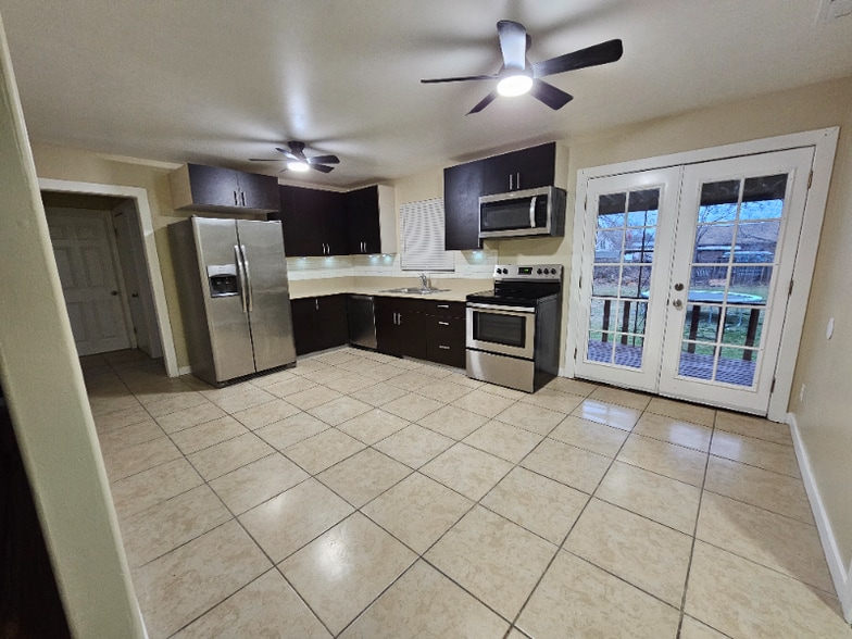 Building Photo - 5656 S 1300 E