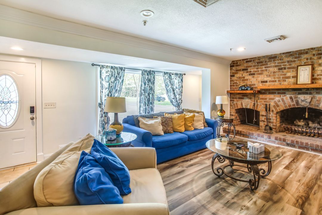 Building Photo - 1087 Burcale Rd