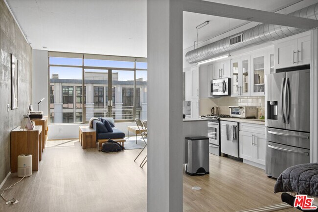 Building Photo - 1111 S Grand Ave