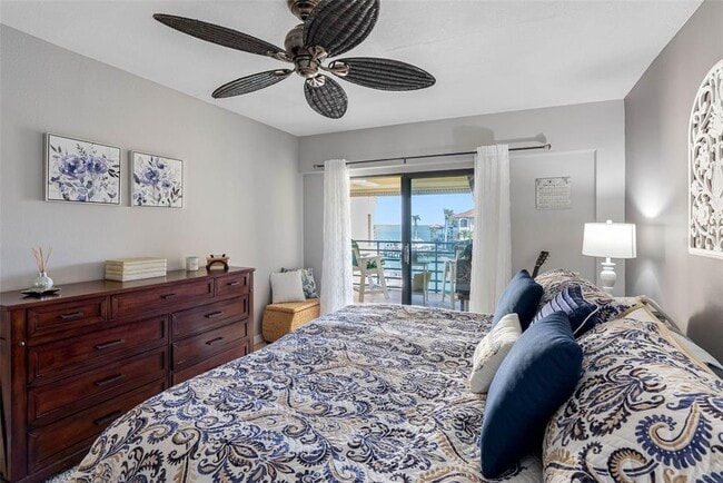 Building Photo - 363 Pinellas Bayway S