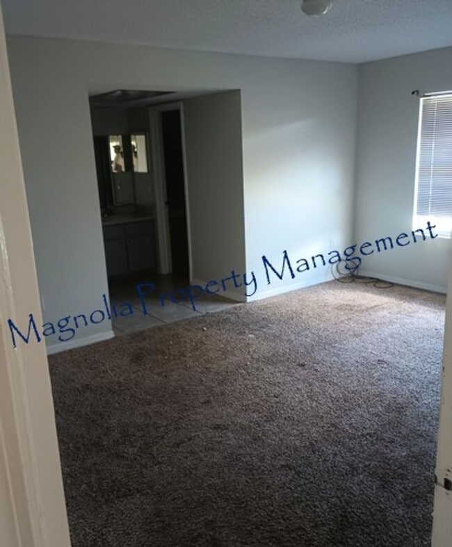 Building Photo - Dr. Phillips 4 Bedroom 2 Bathroom,