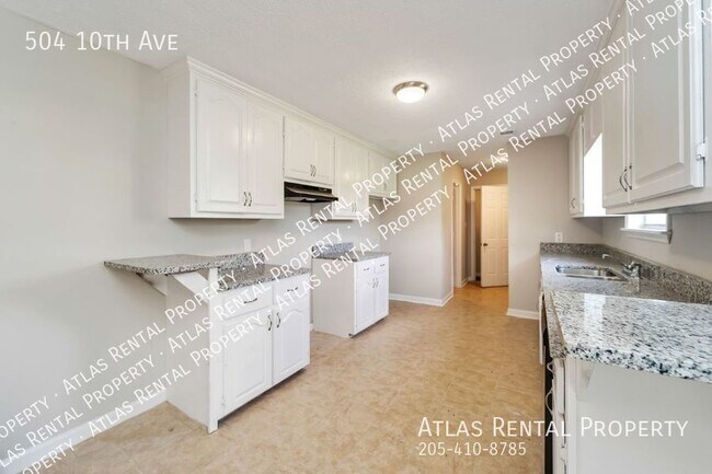 Building Photo - 504 10th Ave