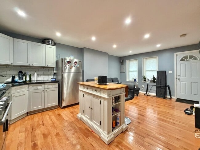 Building Photo - 169 Belmont Ave