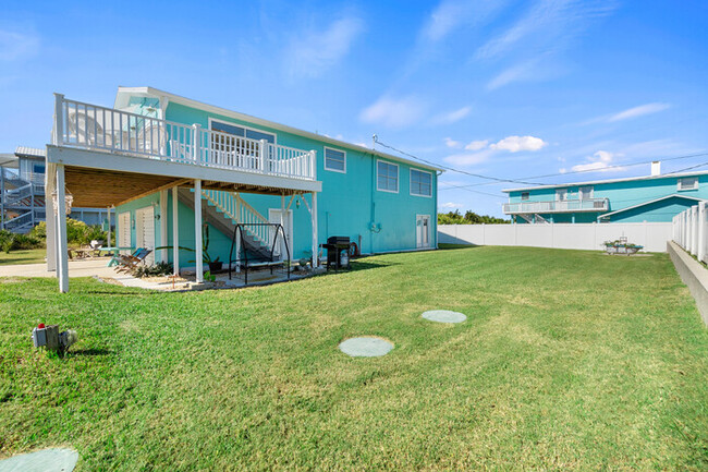 Building Photo - Just Beachy! 3bd 2ba by the Ocean