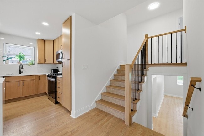 Building Photo - 9536 Tripp Ave