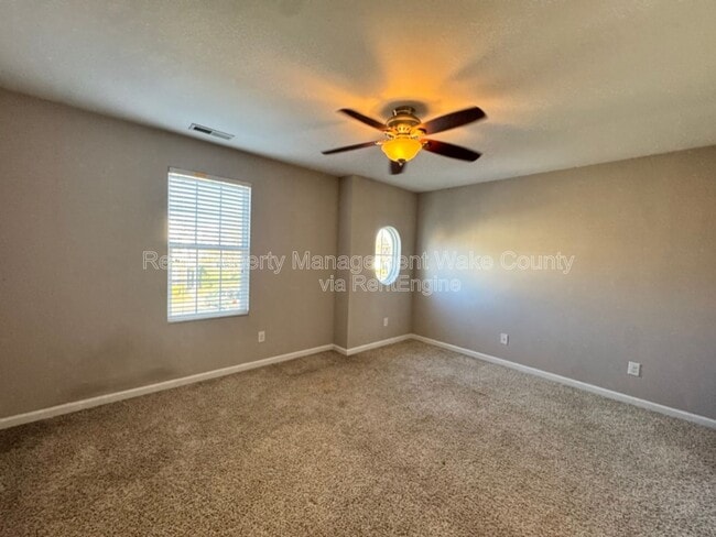 Building Photo - 826 Cupola Dr