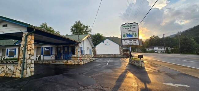 Building Photo - 4077 Soco Rd