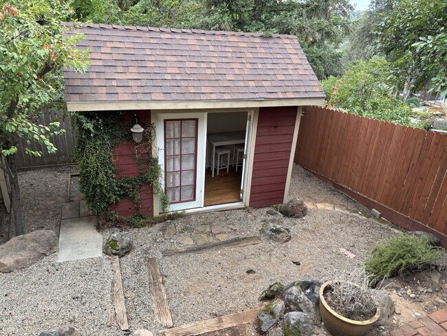 Building Photo - Amazing home in desirable Placerville neighborhood!