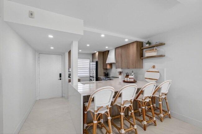 Building Photo - 600 Egret Cir