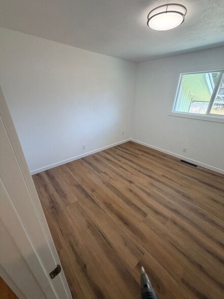 Building Photo - 4th St Triplex