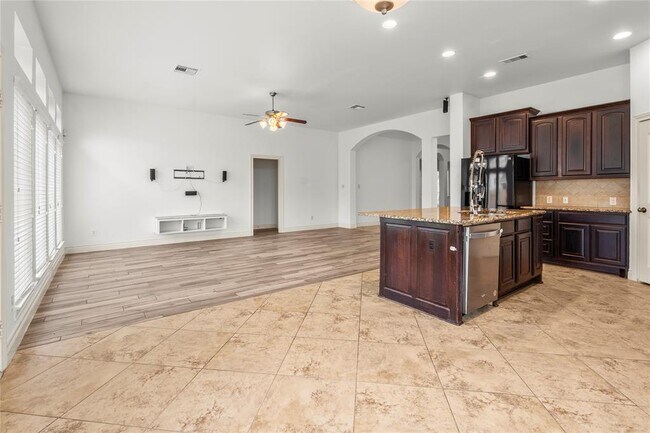 Building Photo - 14001 Bright Glen Dr