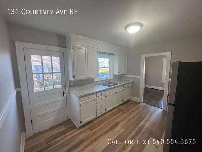 Building Photo - 131 Courtney Ave NE