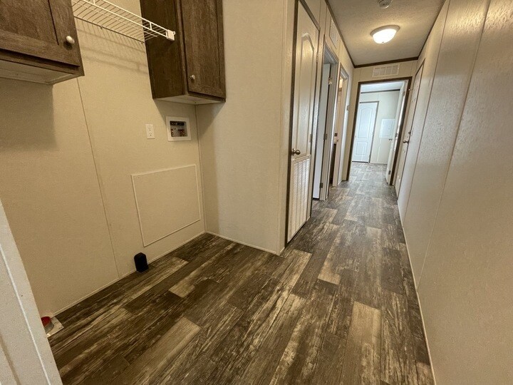 Building Photo - 16220 Frontenac Ave