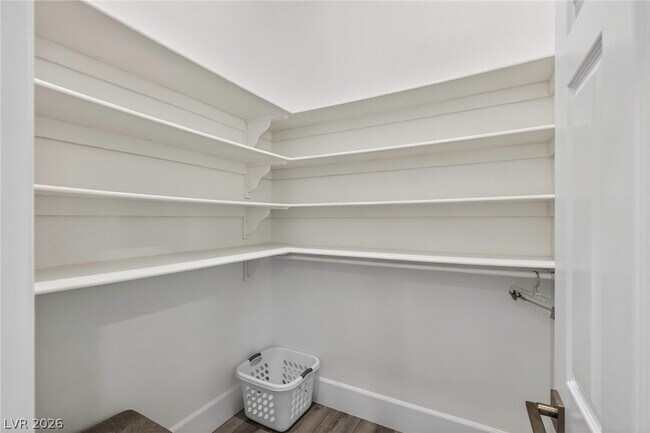 Building Photo - 363 E Robindale Rd