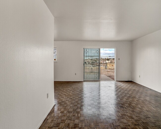 Building Photo - Westside 3 Bedroom 1.75 Bath