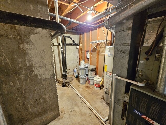 Building Photo - 4149 Clarendon St