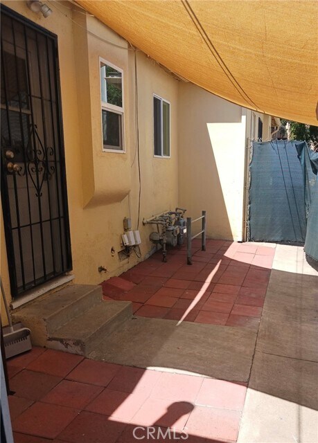 Building Photo - 1024 W Angeleno Ave