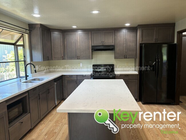 Building Photo - 2722 Cambridge Dr