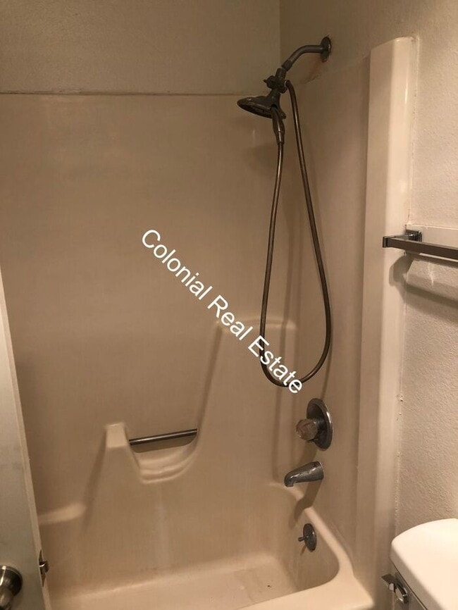 Building Photo - Cozy 2 bedroom 2 bathroom townhome