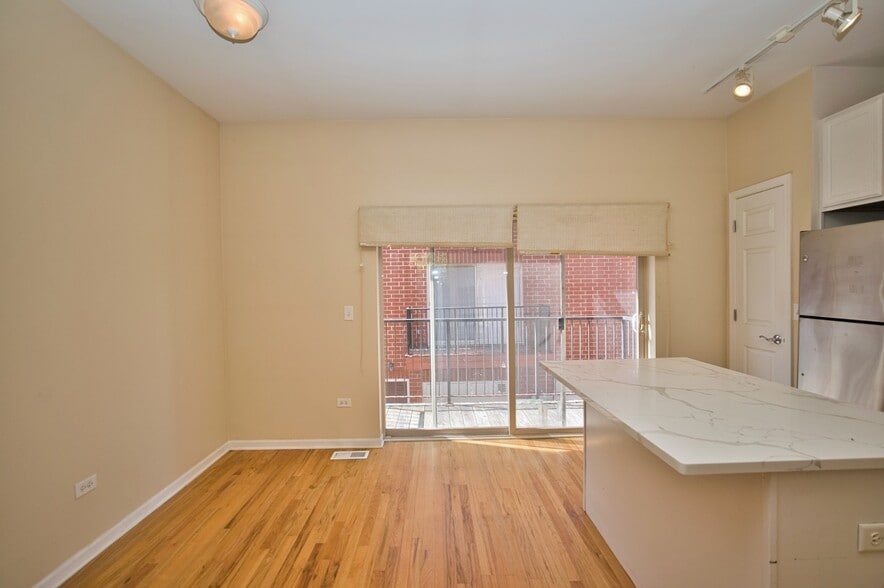 Building Photo - 353 E Eastgate Pl