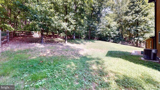 Building Photo - 104 Laurel Ln