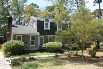Building Photo - Spacious 5BR/3BA Home on Quiet Cul-de-Sac | Hardwoods, Fireplace & Park-Like Yard