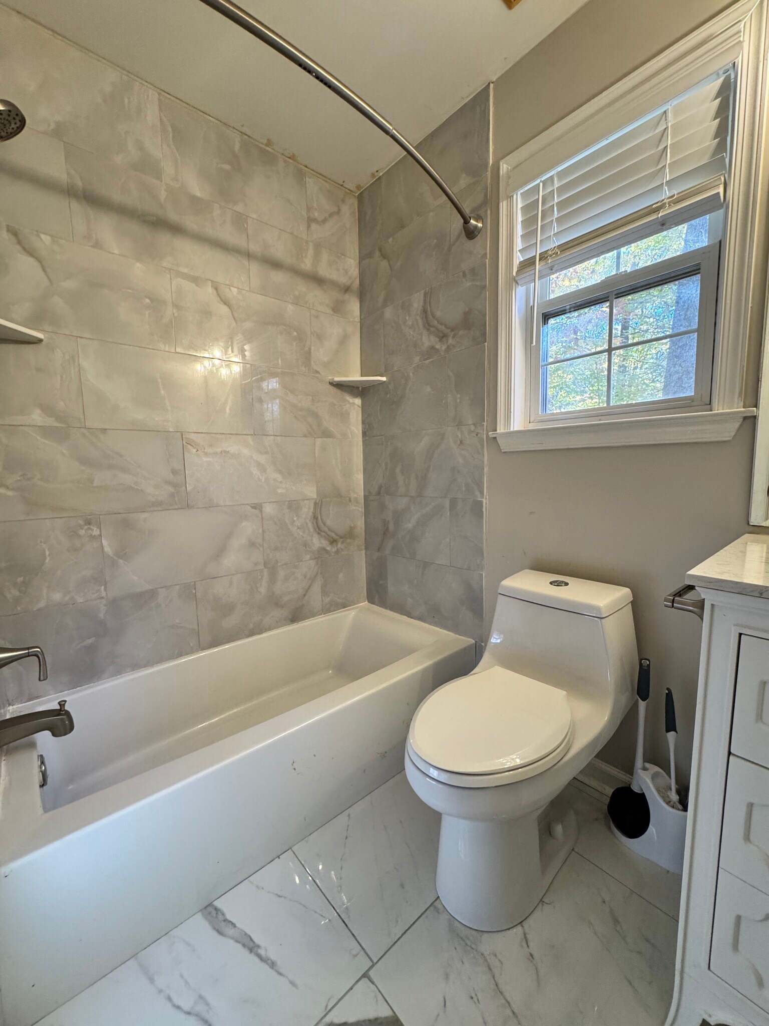 Building Photo - 104 Hamlin Dr