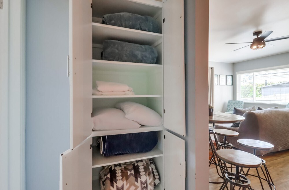 Building Photo - 3856 Loma Alta Dr