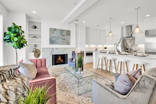 Building Photo - 4116 University Blvd