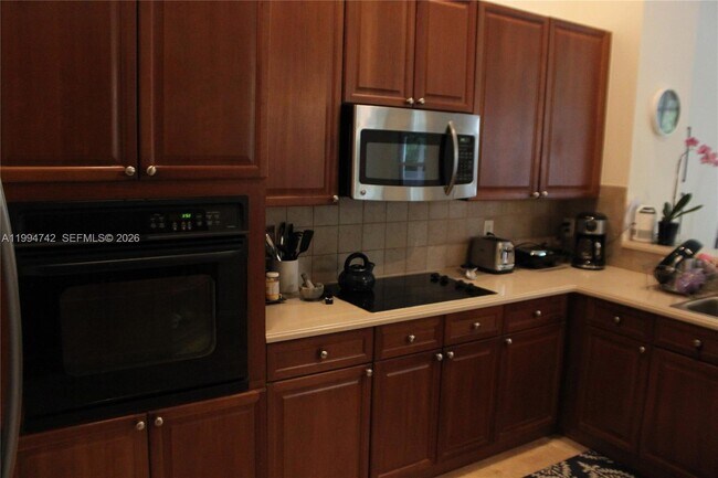 Building Photo - 870 Reflection Ln