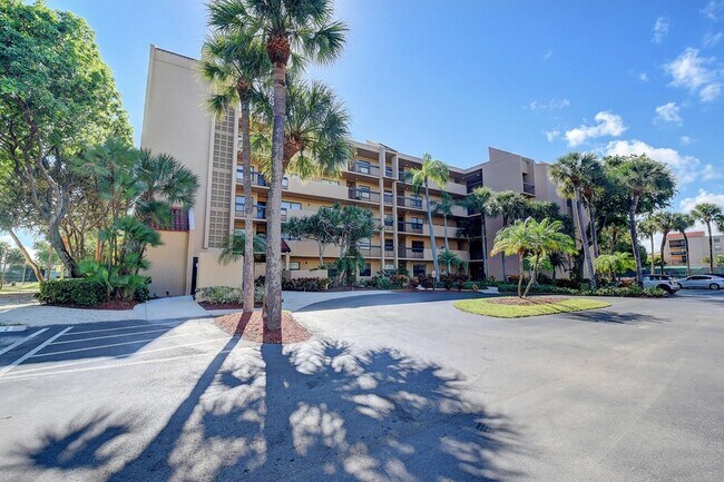 Building Photo - 600 Egret Cir